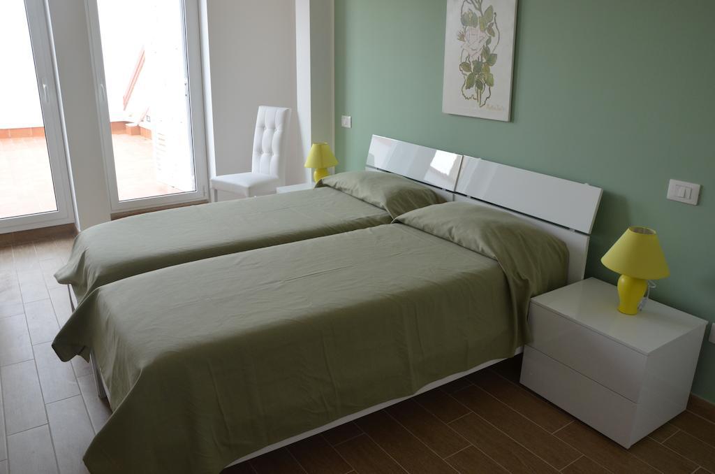 Hotel Residence Thalassa Reggio di Calabria Pokoj fotografie